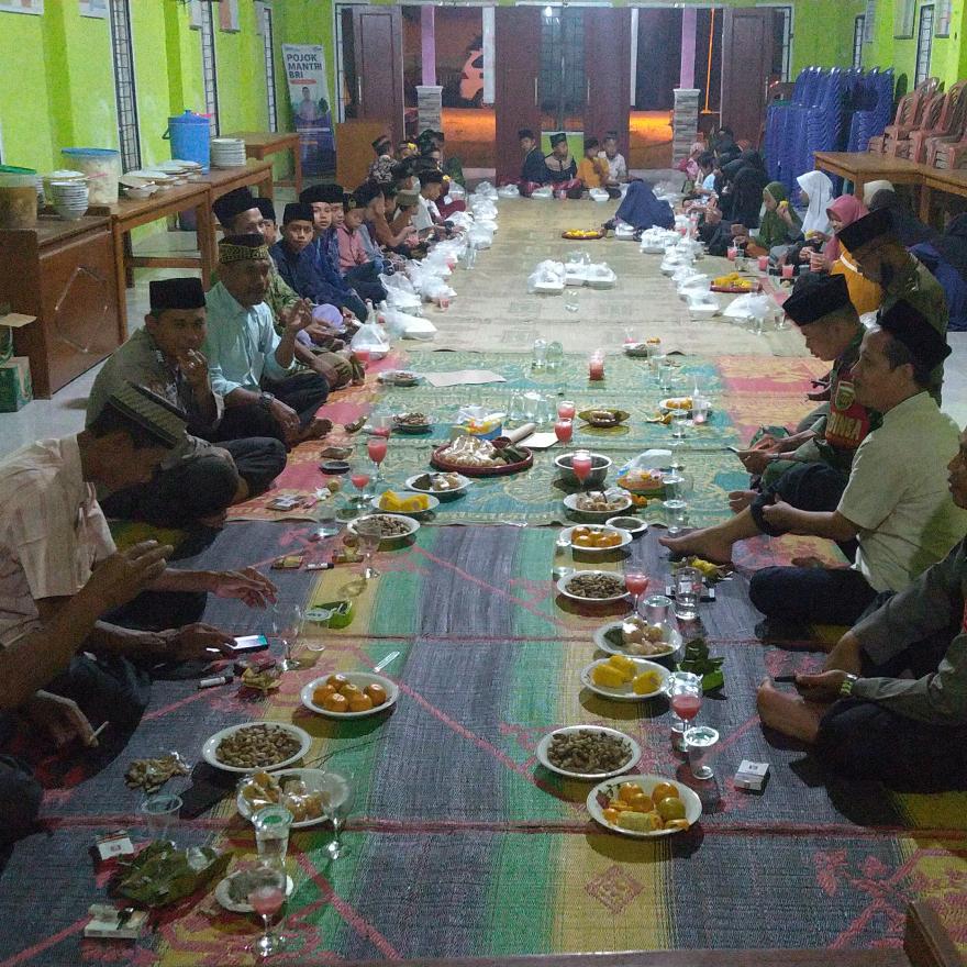 Buka Bersama Perangkat Kampung Sri Purnomo dan Anak Yatim